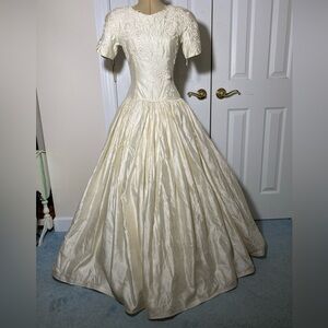 Vintage Lazaro Embroidered, Beaded, Layered Ivory Ball Gown w/Petticoats: Size 6